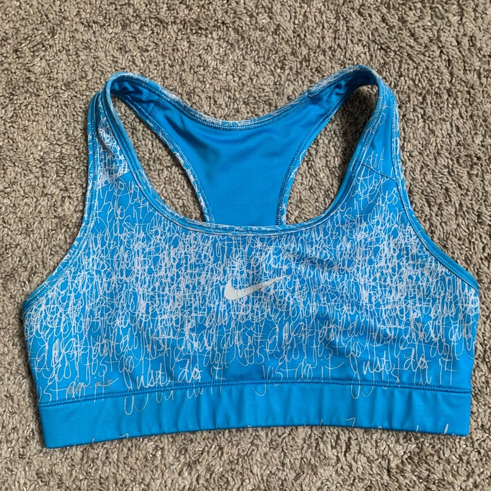Nike Women’s size Small sports bra
